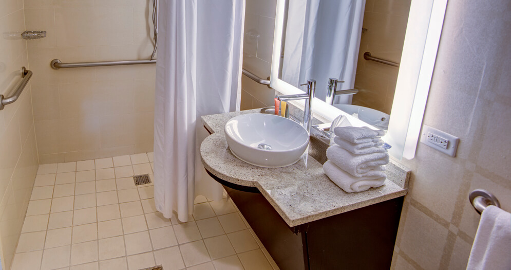 Luxury Queen Accessible Bed Room