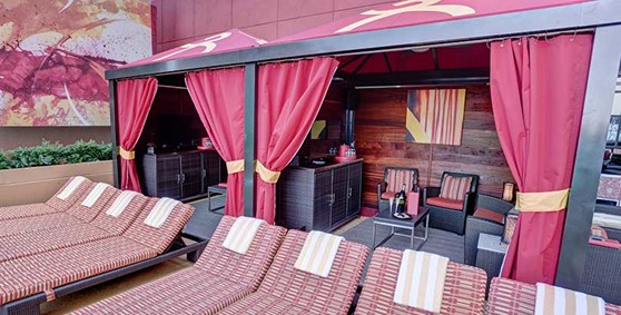 H2O Cabanas and Day Beds