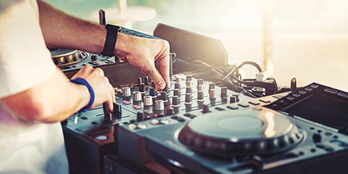 Saturday DJ 500x250.jpg
