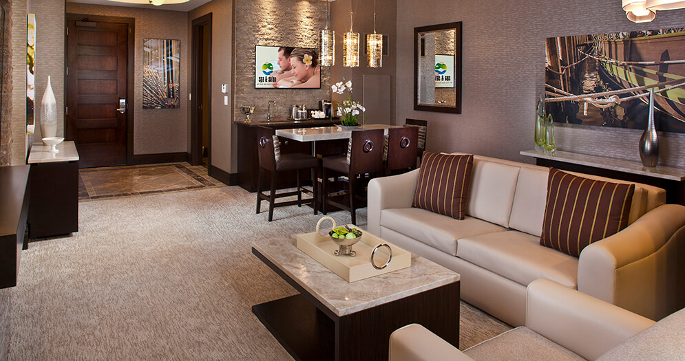 Corner Suite 7