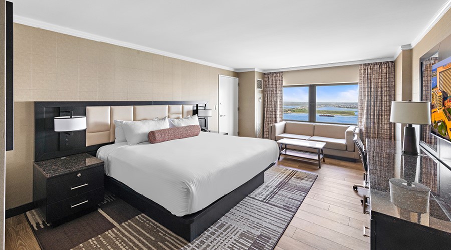 Renovated Premier Bay View King Room | Golden Nugget Atlantic City