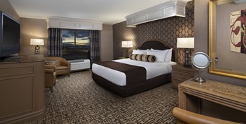 Las Vegas Hotel Rooms | Golden Nugget Las Vegas